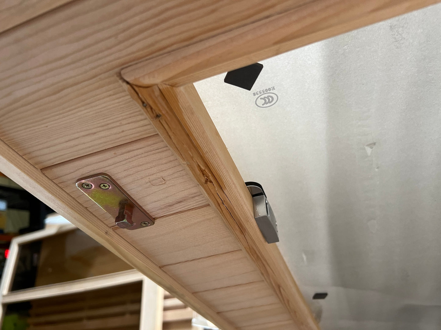 Outdoor Corner Steam Sauna for 2-4 Person – Discounted Left‑Door Model with Minor Cosmetic Defects, Canadian Hemlock, 6KW ETL Heater, Modern Sauna Box with Waterproof Asphalt Tiles, 220V (0‑195℉)